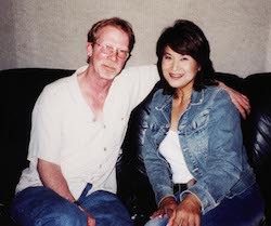 guitarのDanny Embleyと並んで写るBaruの写真